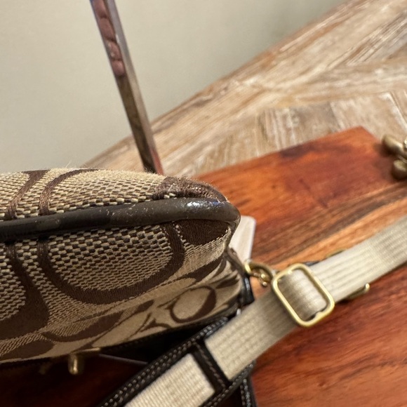 Coach Turn-lock - Picture 7 of 16